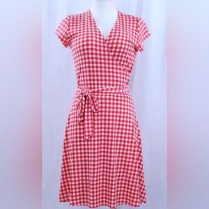 Leota Perfect Wrap Cap Sleeve Mini in Gingham Raspberry, like new condition
